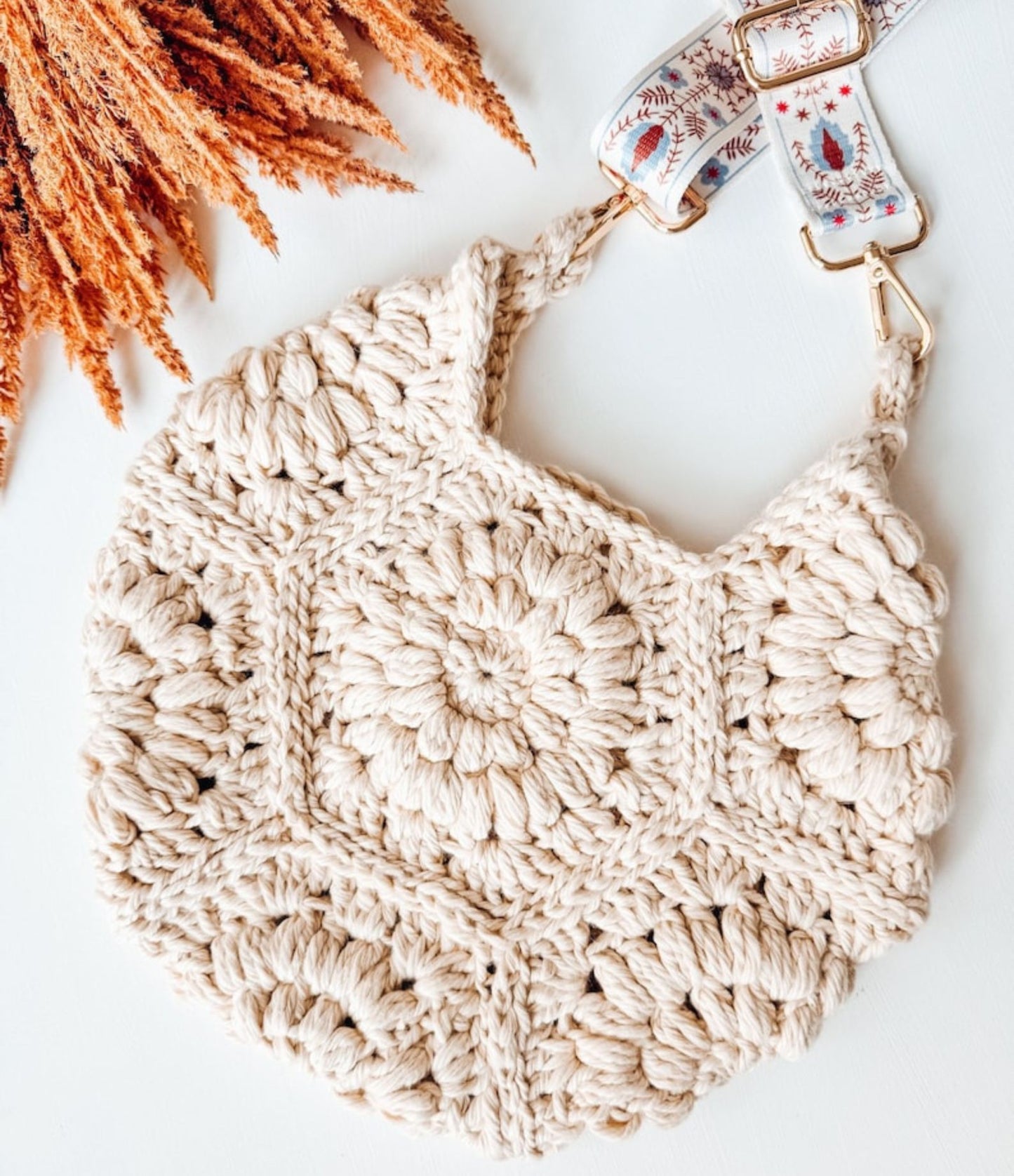 Crochet Pattern for a Granny Hexagon Bag