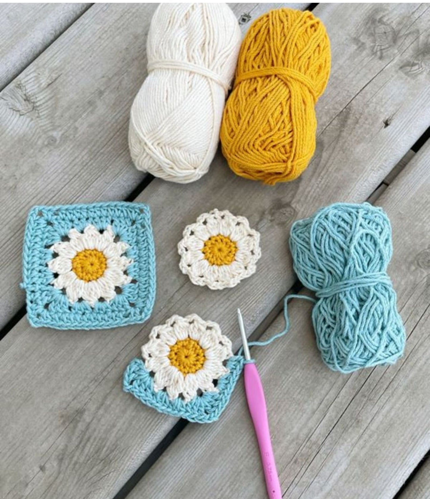 Summer Days Daisy Bag Crochet Pattern