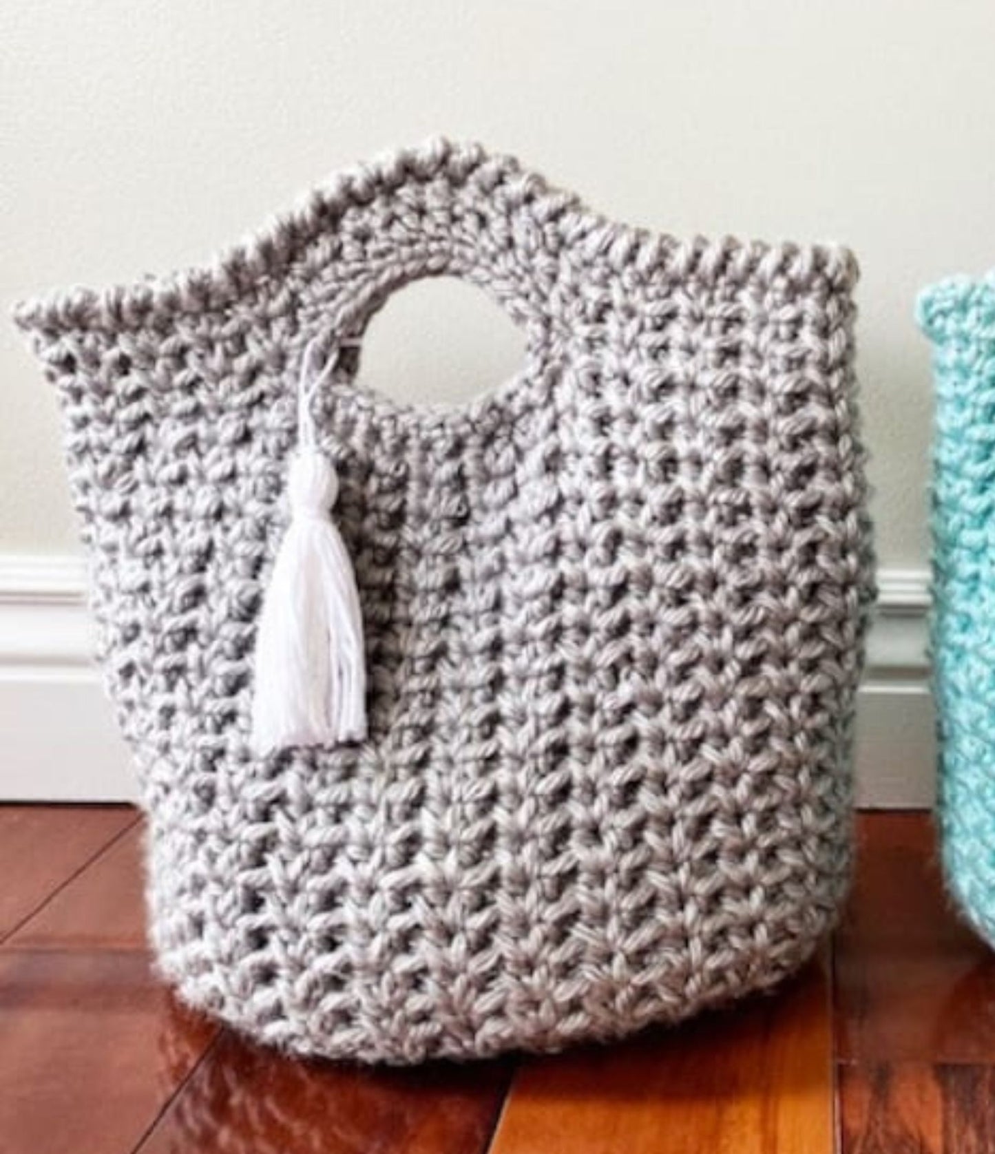 Crochet Pattern, The Sutton Crochet Bag in 2 Sizes